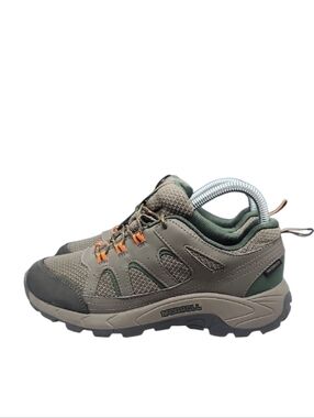 -- MERRELL Oak Creek Waterproof Low Hiking Trail Shoes